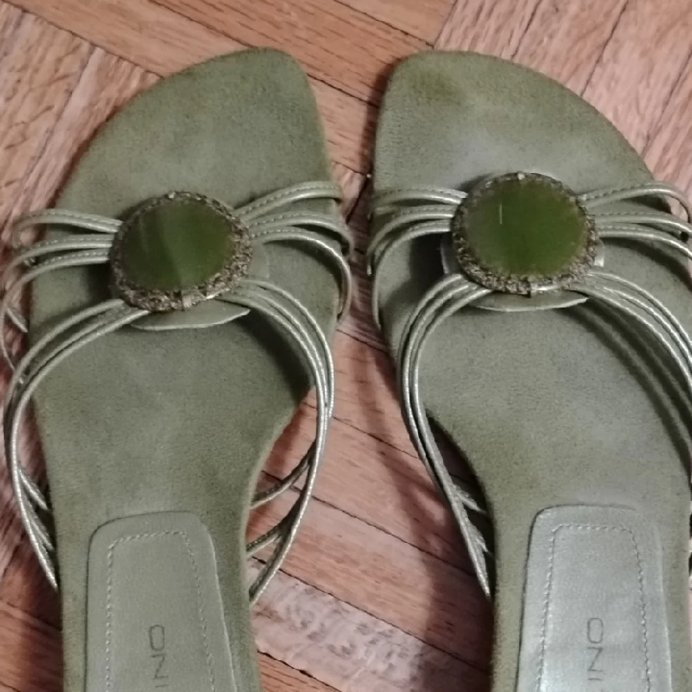 Bandolino Olive Green Women's Sandals - Picture 3 of 5